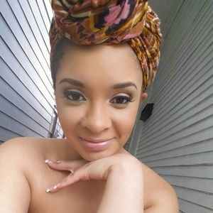 Meet your Posher, Chenea